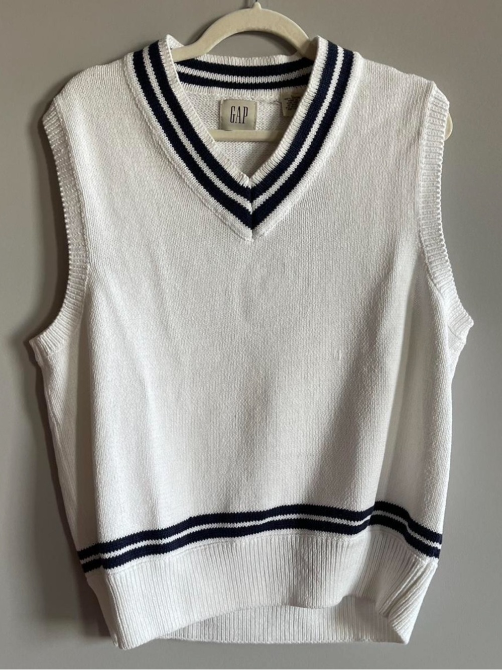 GAP 100% Cotton White and Navy Striped V-Neck Sweater Vest - Picture 2 of 3